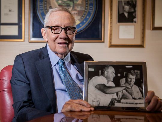Adversaries and allies alike pay tribute to Reid