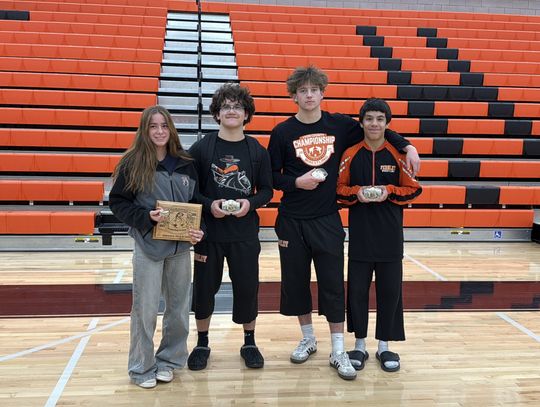 Boys and girls wrestlers place 2nd at Vaquero Classic