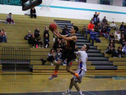 Boys basketball: Regional loss ends season for Vaqueros