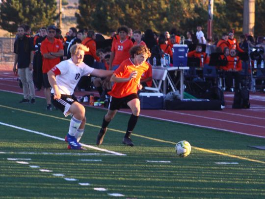 Boys soccer team shines in Homecoming spotlight