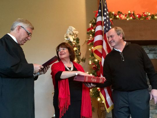 Carol Del Carlo sworn into office for Board of Regents District 9