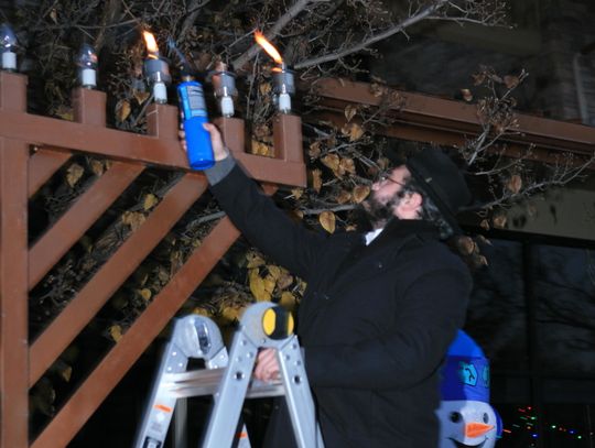City celebrates 11th annual Menorah Lighting