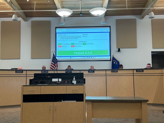 Council votes 3-2 to expel Lau