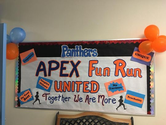 East Valley students raise more than $1,100 per lap for Apex Fun Run