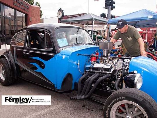 Fernley man shows off restored VW bug