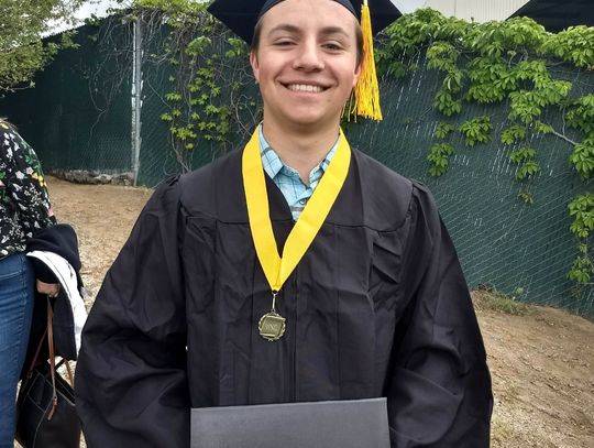 Fernley valedictorian, salutatorian both aiming for medical careers