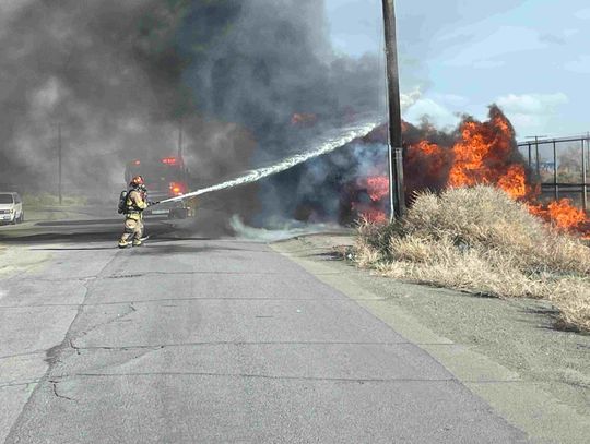 Firefighters discover gas leak while fighting fire near Fremont St.