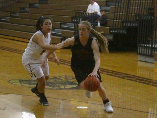 Girls basketball: Vaqueros hit holidays with 3-0 league record