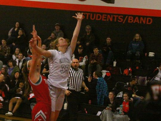 Girls basketball: Vaqueros rout Truckee to finish first half of league play unbeaten