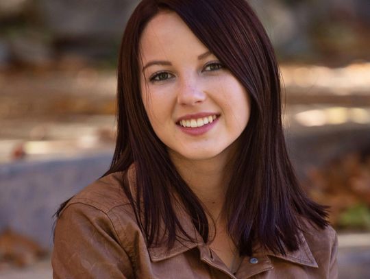 Greater Nevada Credit Union Awards Scholarships to Two Lyon County Students