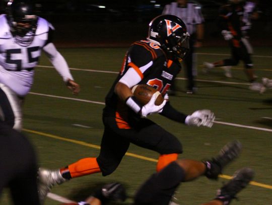 Quick strikes carry Spartans past Vaqueros