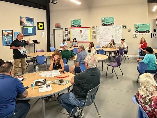 School District presents SchooLinks program at Chamber meeting