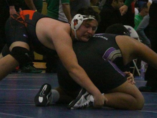 Slapinski takes 3rd, Reyes 4th at state wrestling tournament