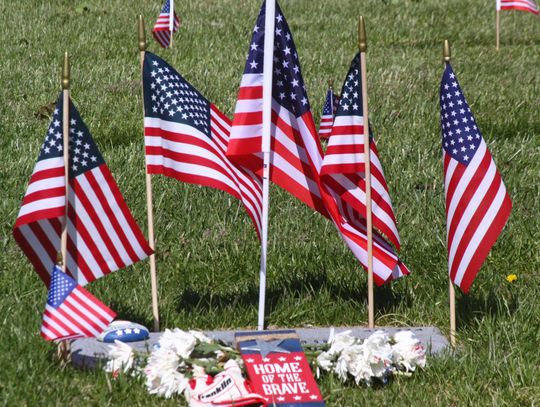 Small observance marks Memorial Day at veterans’ cemetery