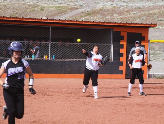 Softball: Vaqueros aim to even series with Fallon