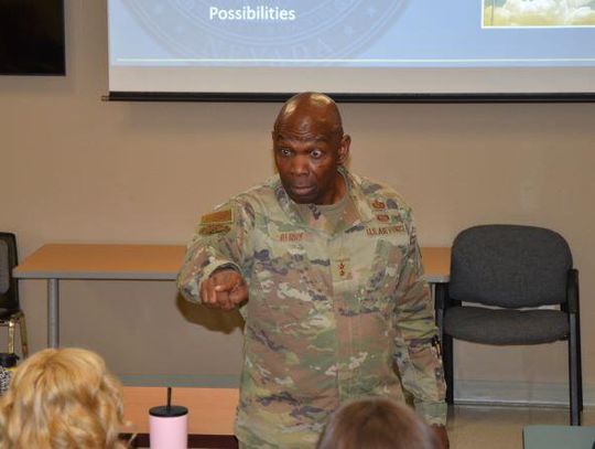 <strong>Major General, NSHE acting chancellor share leadership secrets with WNC students</strong><strong></strong>