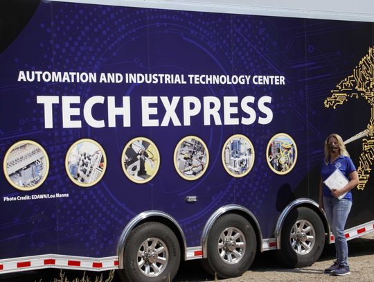Tech Express Mobile Training Lab arrives at WNC