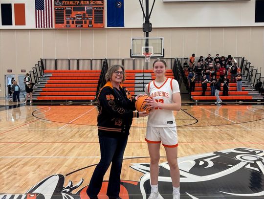 Tollestrup’s record highlights week for Vaqueros