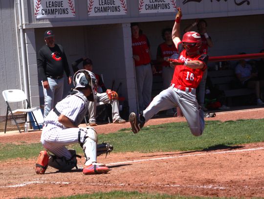 Vaquero comebacks fall short in regional baseball tournament
