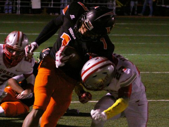 Vaqueros beat Truckee to advance to State semifinals