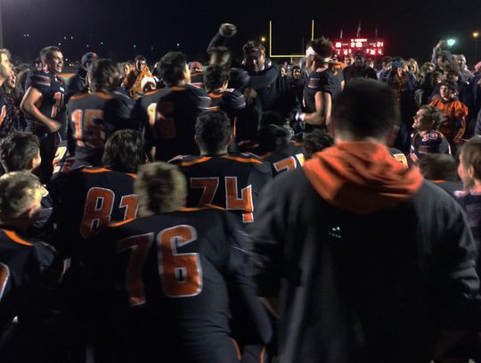 Vaqueros beat Truckee to claim league title