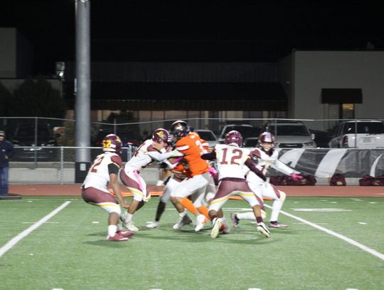 Vaqueros blast Sparks in playoff tune-up