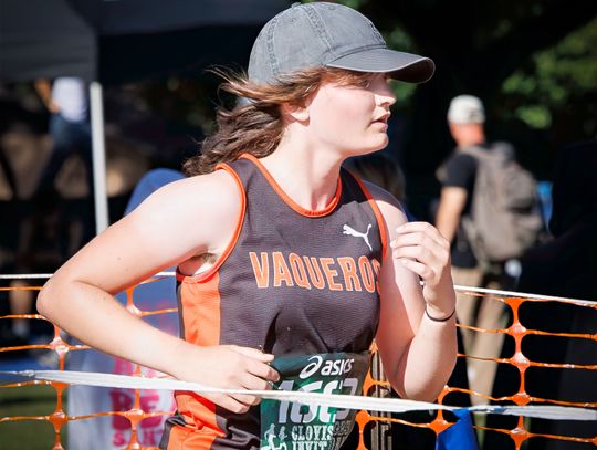 Vaqueros compete with top runners and teams in Clovis Invitational