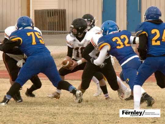 Vaqueros face Fallon Saturday for first time since State title game
