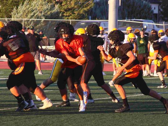 Vaqueros host Douglas to open 2024 season