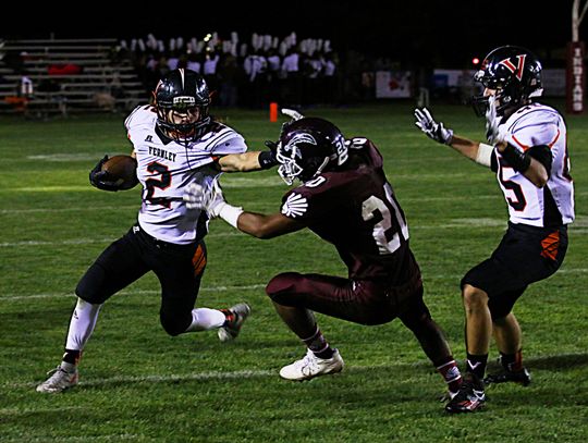 Vaqueros lose heartbreaker in Elko