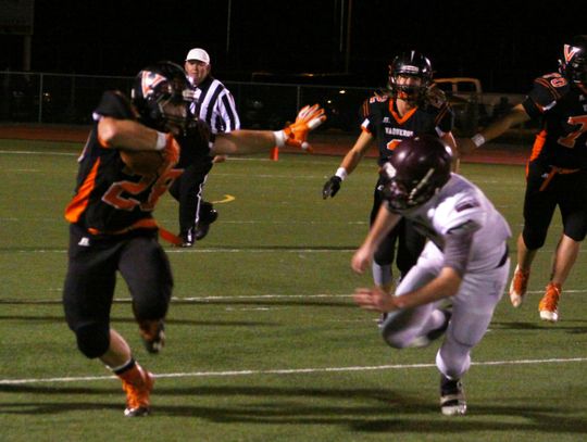 Vaqueros roll past Dayton in playoff tuneup