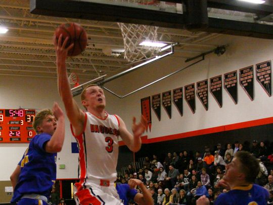 Vaqueros roll past Spring Creek