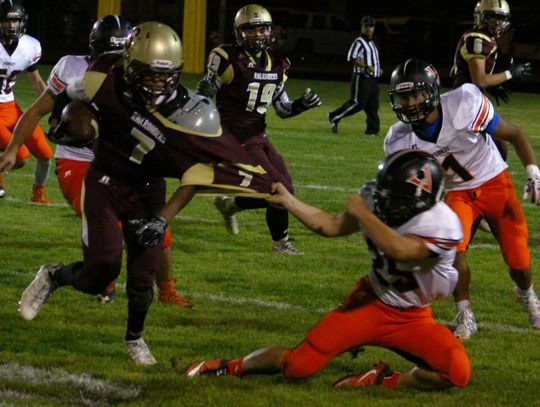 Vaqueros rout Sparks to set up first place showdown at Spring Creek