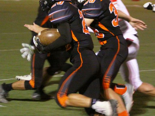 Vaqueros vanquish Wolverines to reach state semifinals