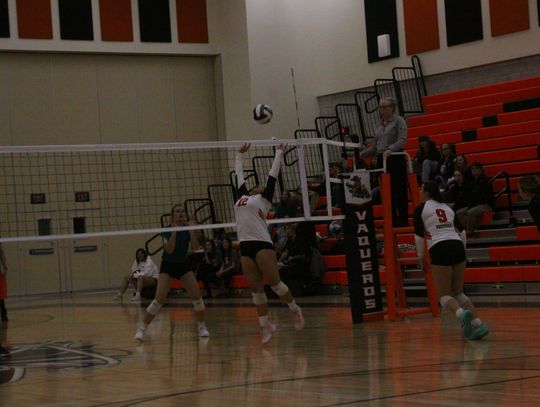 Volleyball: Vaqueros spike North Valleys; face Truckee for trip to State