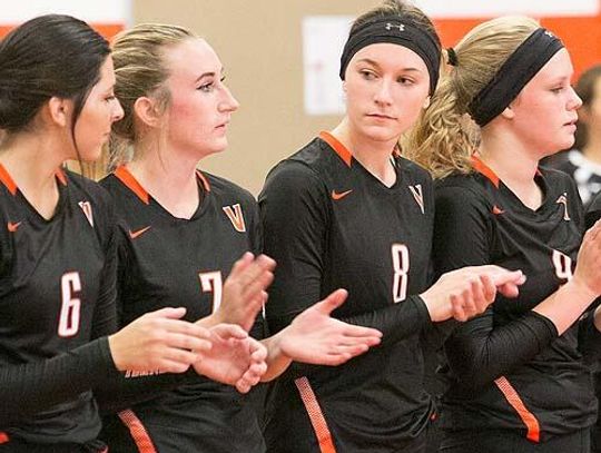 Volleyball: Vaqueros split on eastern road trip, visit Lovelock today