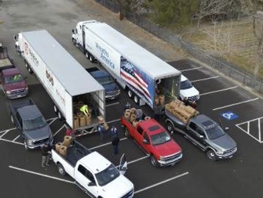 Volunteers needed Monday to help unload wreaths at Veterans Memorial Cemetery