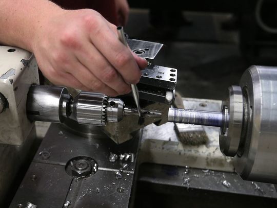 WNC’s accelerated Machine Tool Technology program provides necessary skills, credentials local manufacturers covet