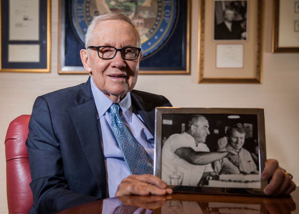 Adversaries and allies alike pay tribute to Reid