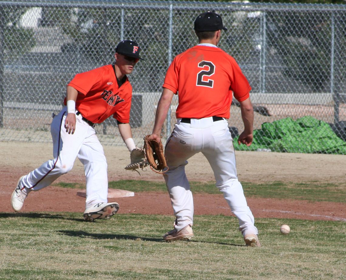 Baseball: Split with Fallon keeps Vaqueros in playoff contention