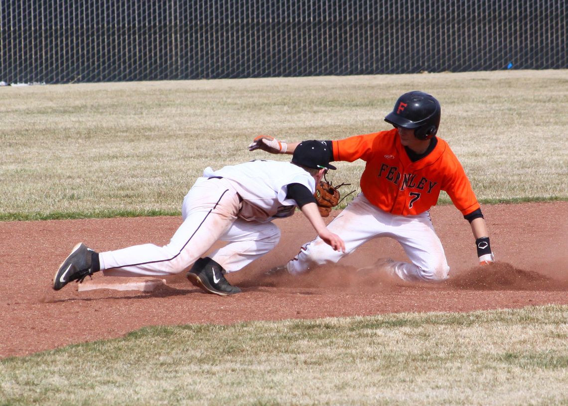 Baseball: Vaqueros face test at Fallon