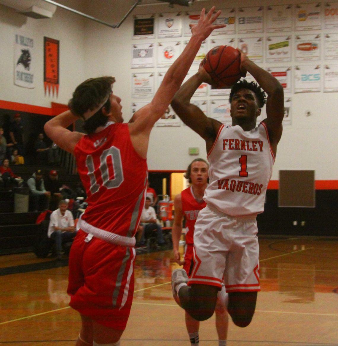 Boys basketball: Vaqueros aim to even league record
