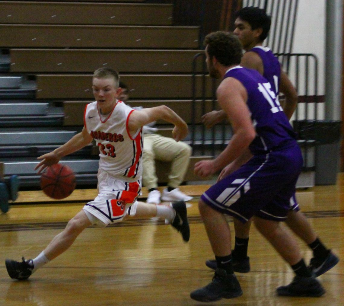 Boys basketball: Vaqueros split first two games in Rail City Classic