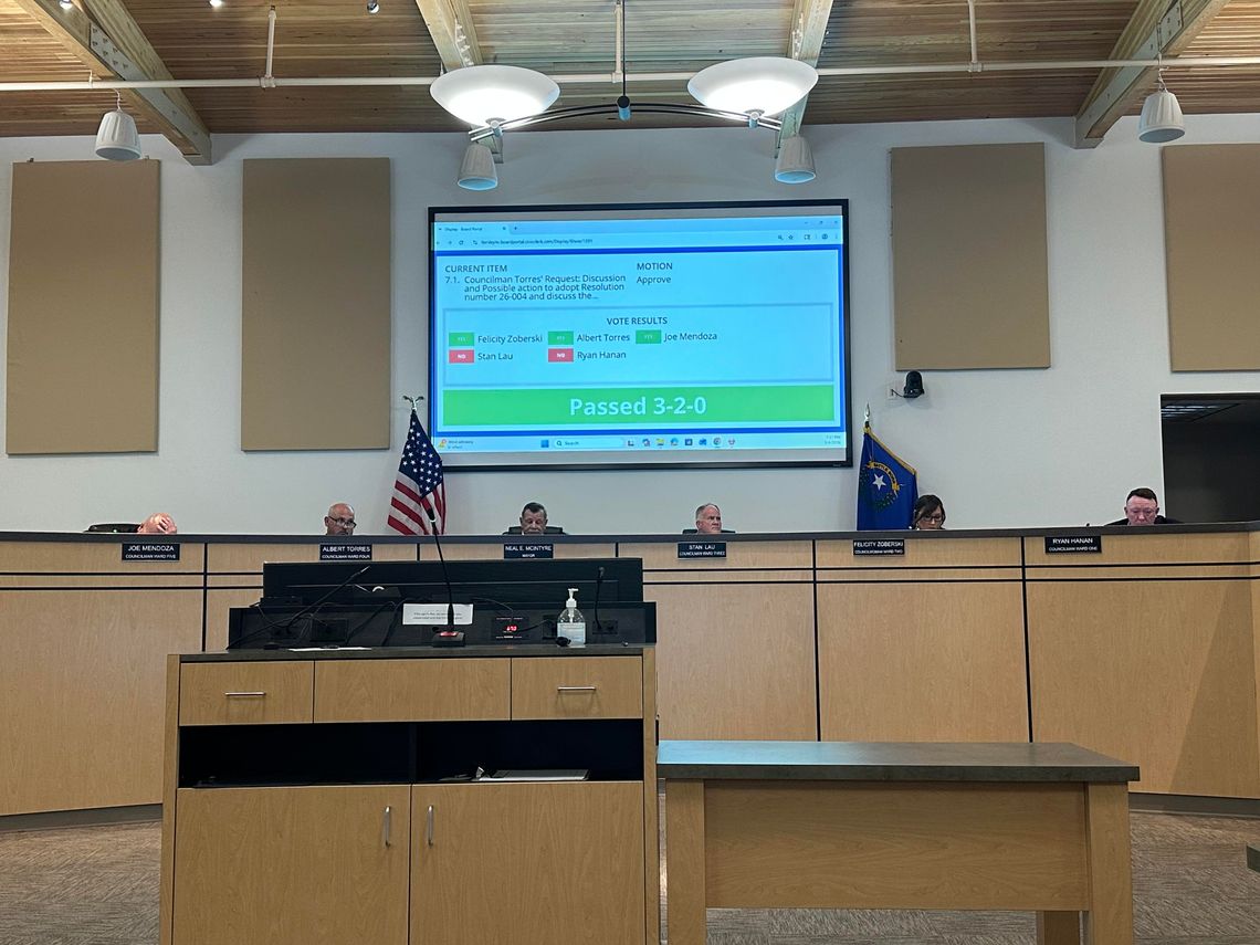 Council votes 3-2 to expel Lau