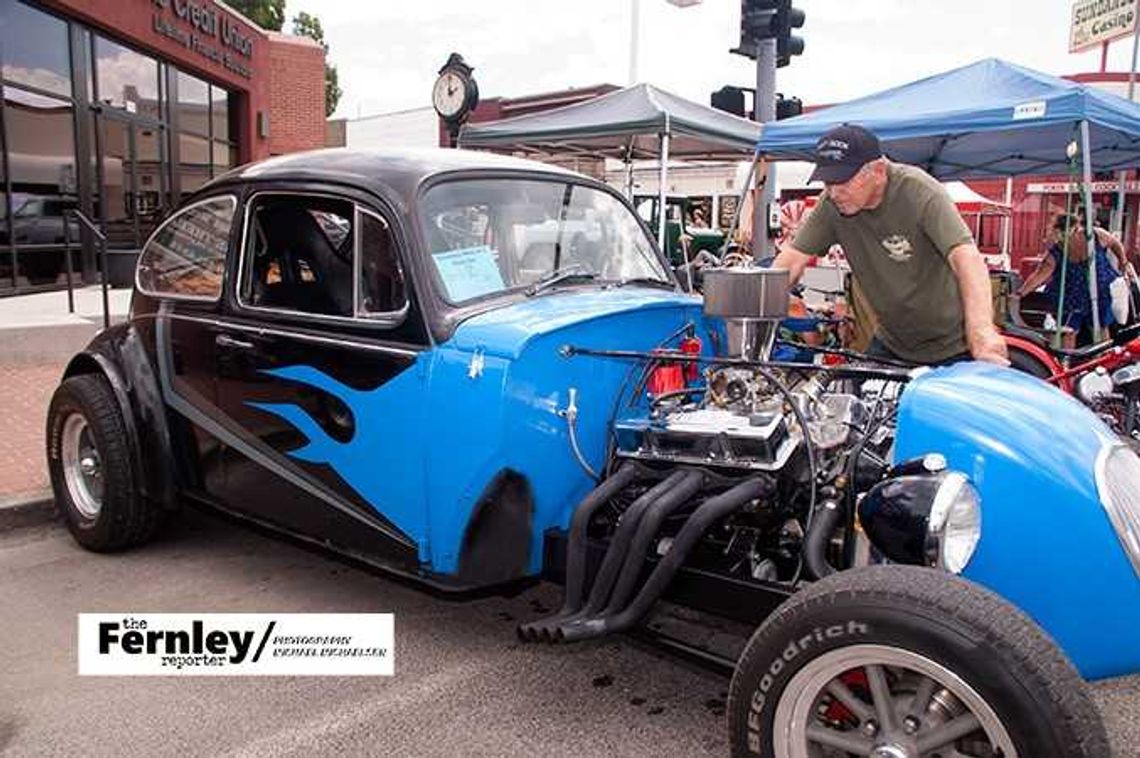 Fernley man shows off restored VW bug