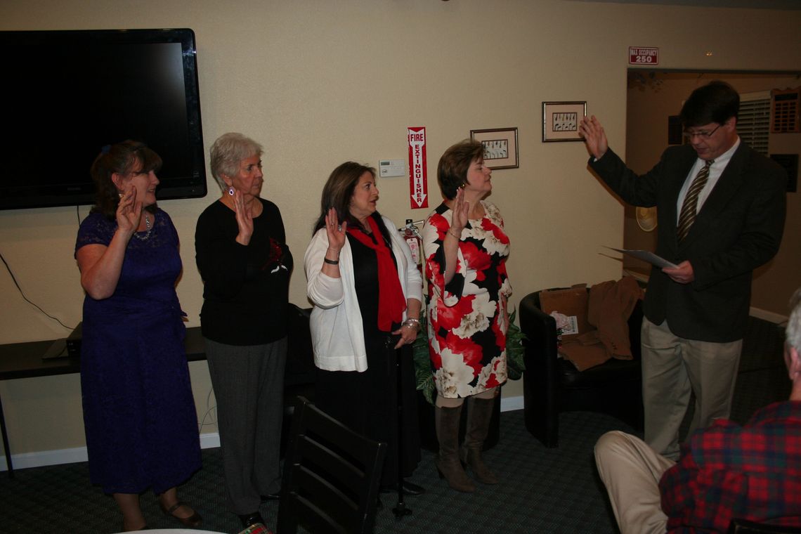 Fernley Republican Women 2018 officers sworn in