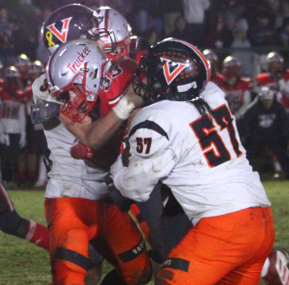 Fourth quarter rally, two-point stop carry Vaqueros to playoff win