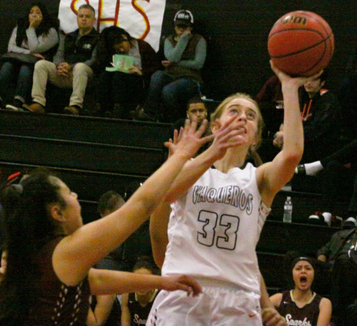 Girls basketball: Vaqueros aim to keep top 3 hopes alive