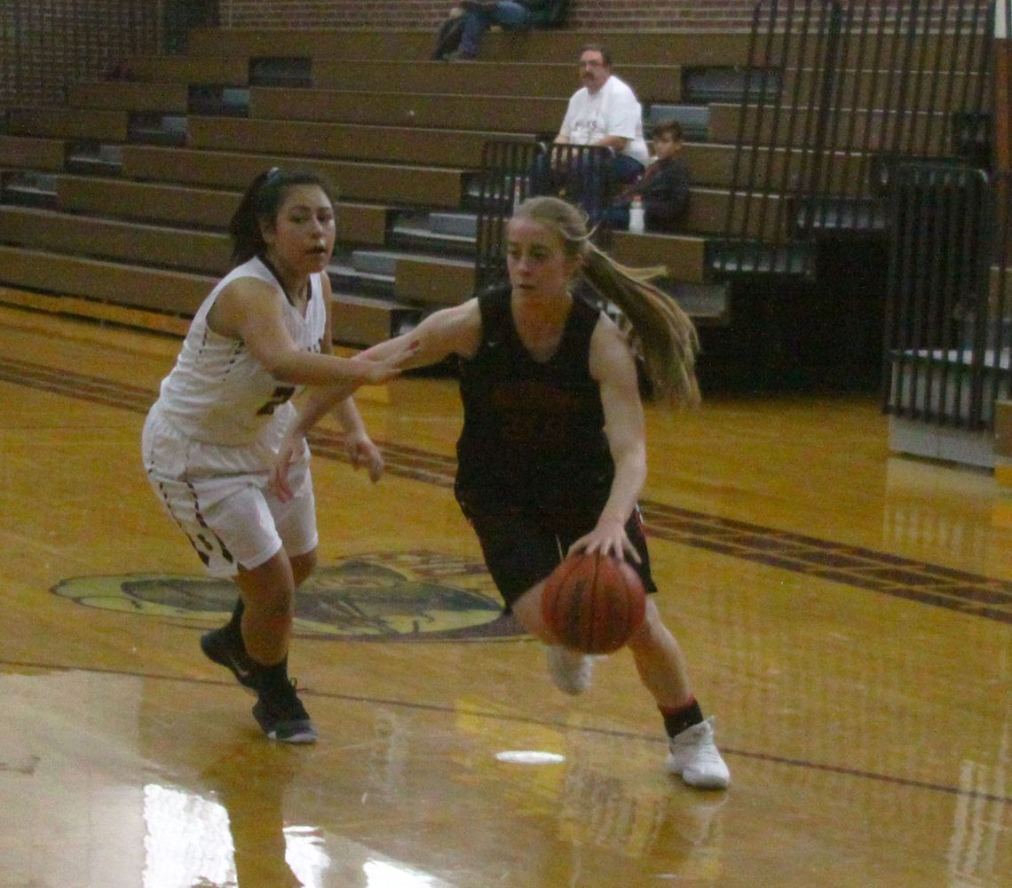 Girls basketball: Vaqueros hit holidays with 3-0 league record