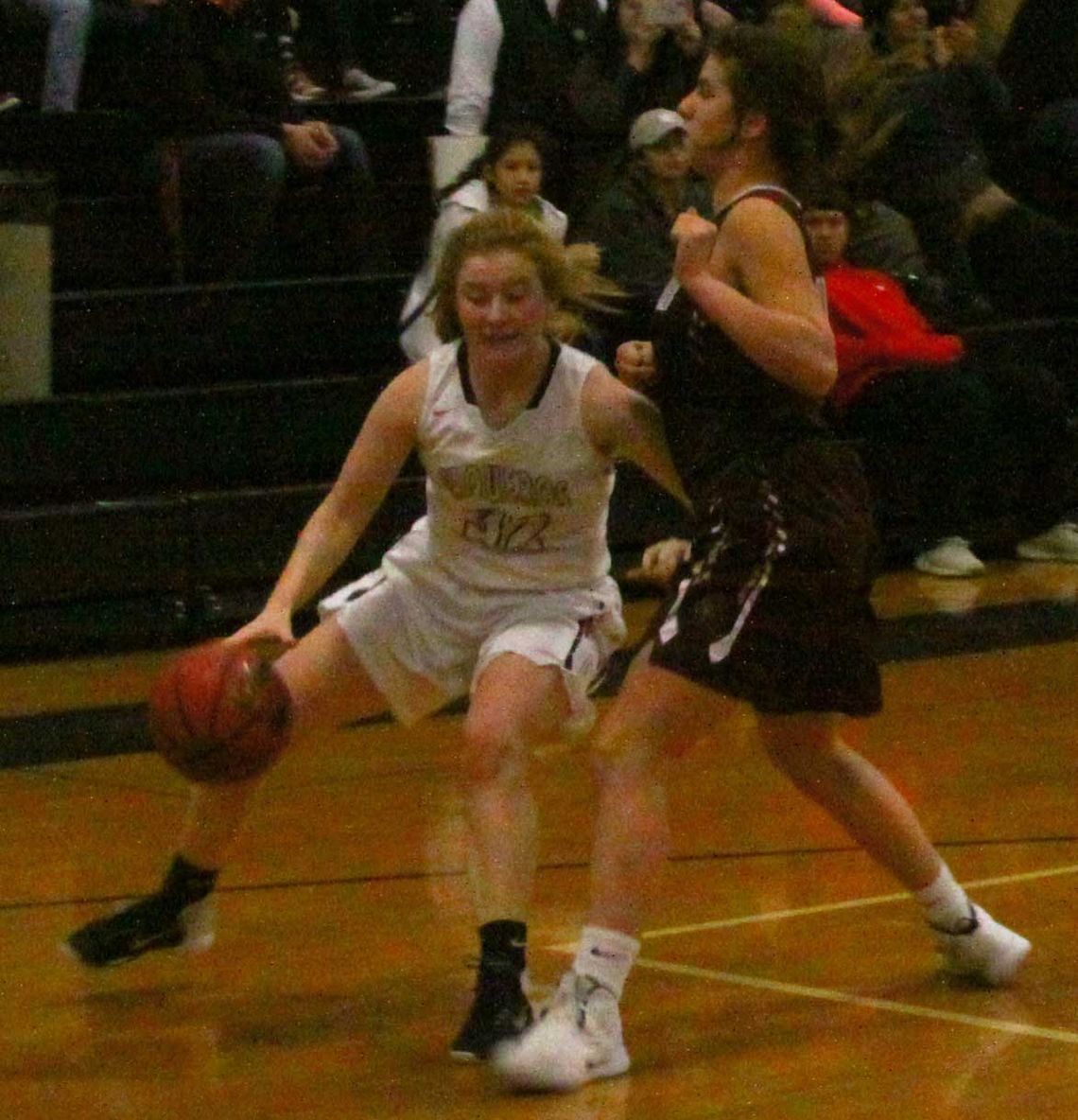 Girls basketball: Vaqueros maintain fourth place with split